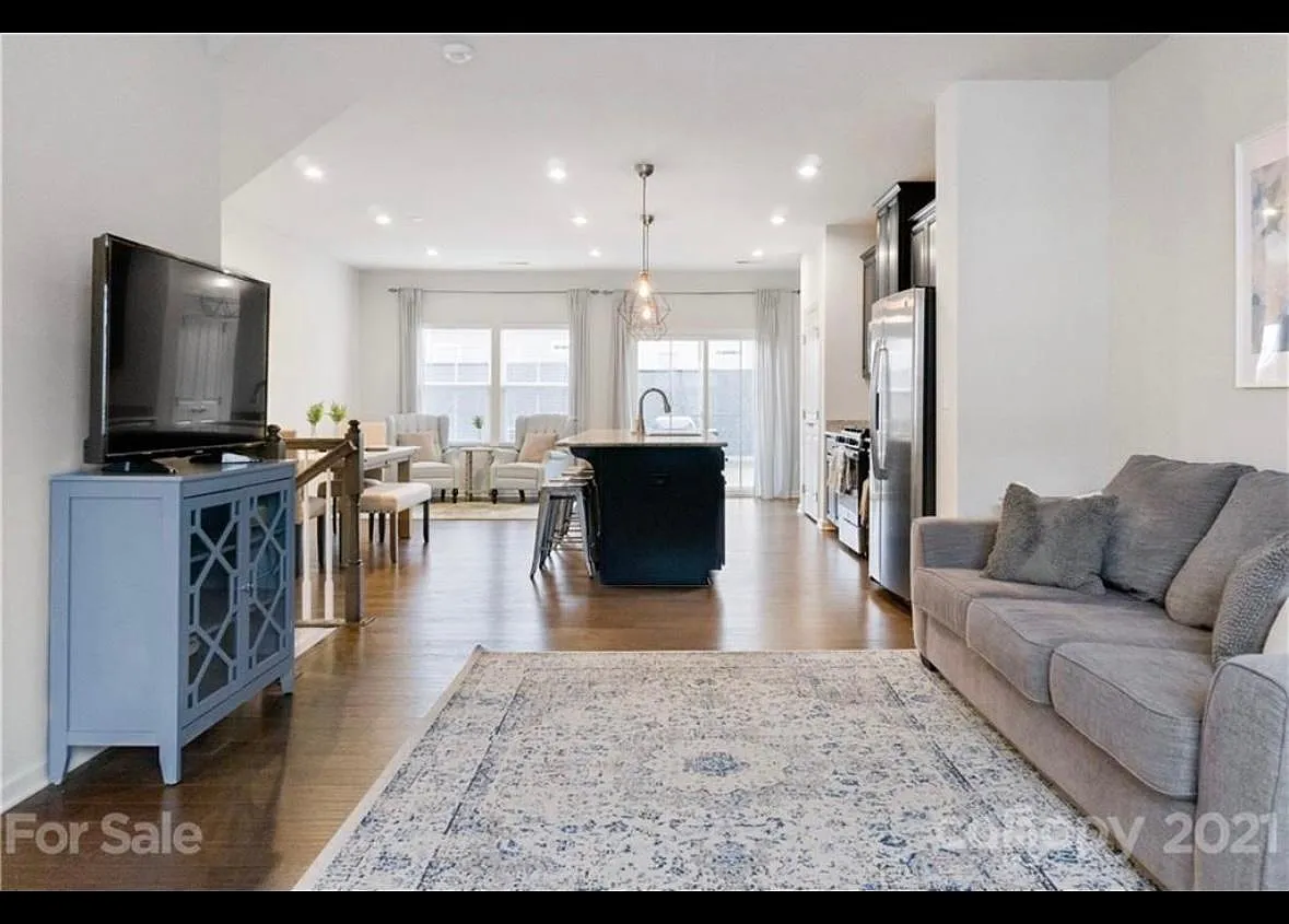 11737 Blessington Rd — Photo 1