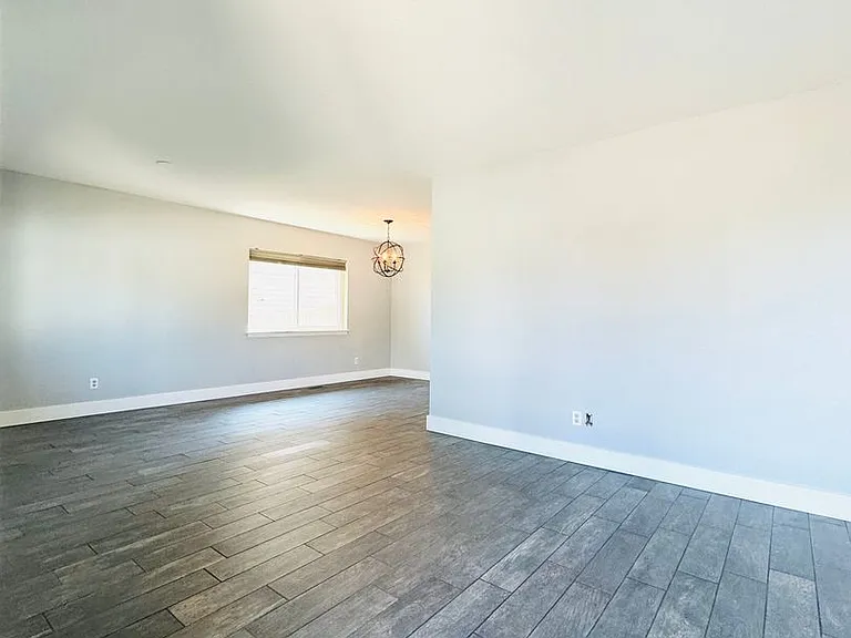65 Chestnut St — Photo 2