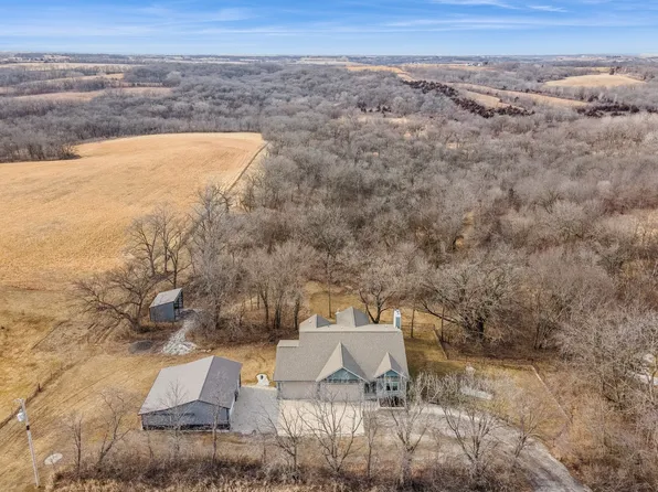 533 40th Ave, Pleasantville, IA 50225