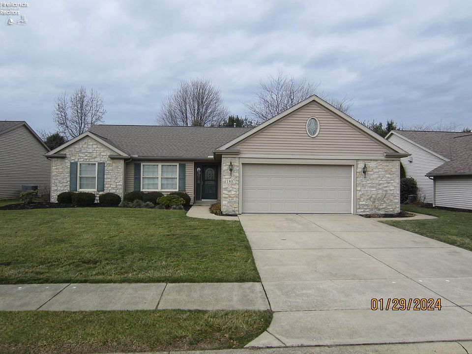 1st image of 1807 Lake Forest Dr