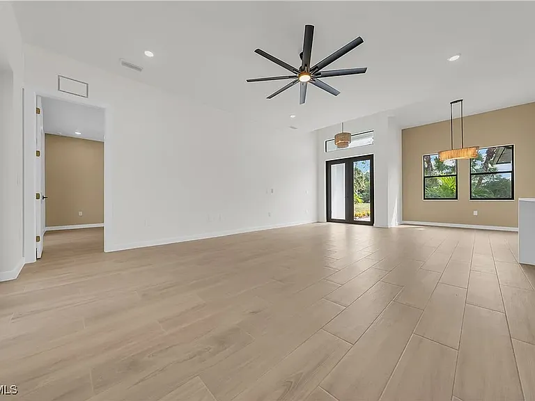 2719 2nd St NW — Photo 6