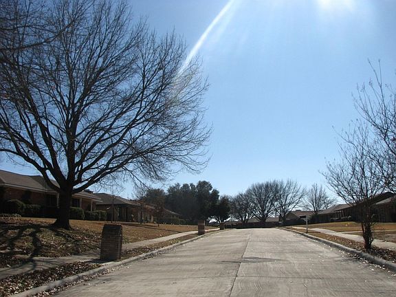 4th image of 1813 Wellington Dr