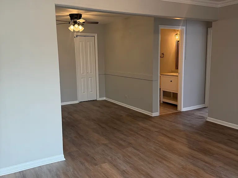 5810 W 87th St #2D — Photo 7