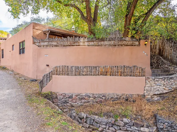 600 Armijo St APT 1, Santa Fe, NM 87501