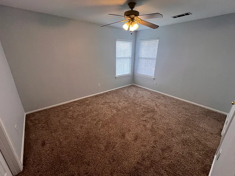 411 Chatham St — Photo 17