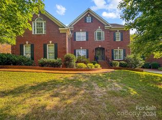 912 Robinbrook Ln, Waxhaw, NC 28173