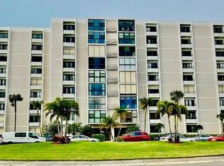 855 Bayway Blvd APT 207, Clearwater, FL 33767