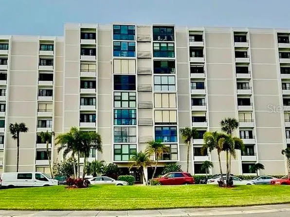 855 Bayway Blvd APT 207, Clearwater, FL 33767
