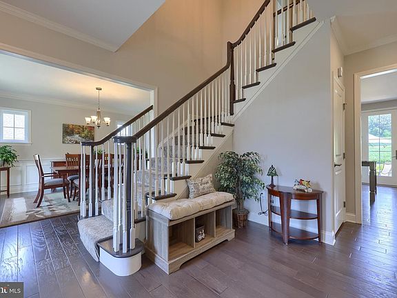 5th image of 429 E Delp Rd