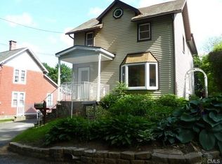 3 Oakland Hts, Bethel, CT 06801