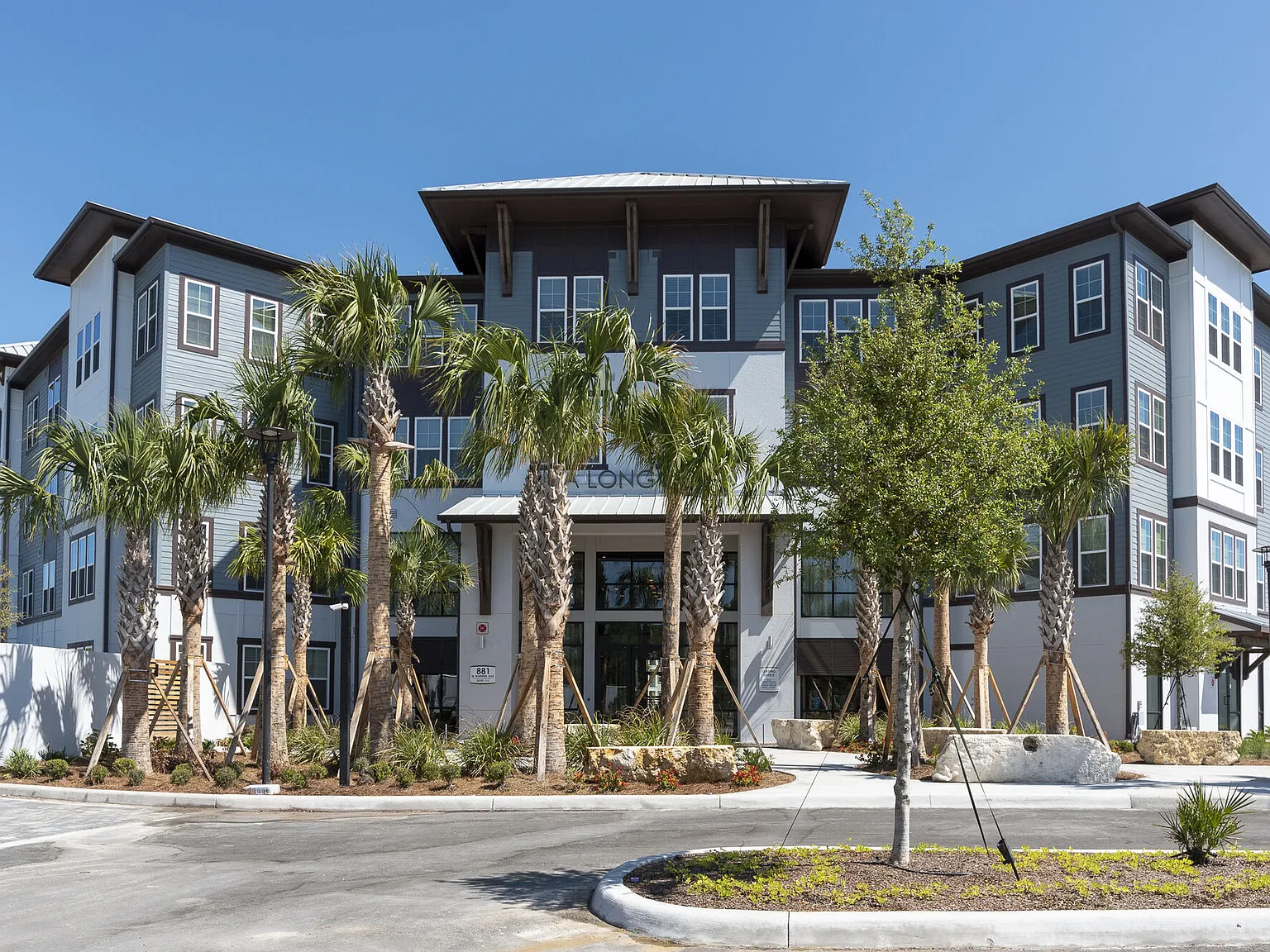 Alta Longwood — Photo 1