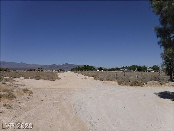 5th image of 1430 E Obsidian Ave
