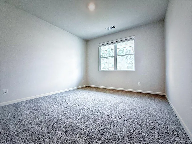 325 Belmont Dr — Photo 9