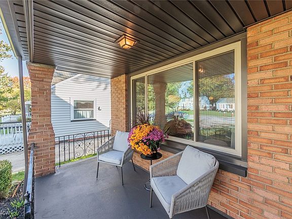 3rd image of 4135 W 220th St