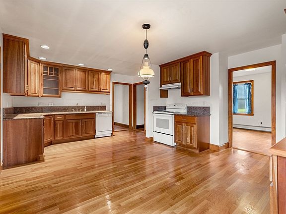 3rd image of 31 Inglewood St