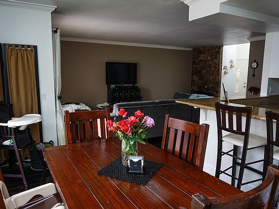 2nd image of 1672 E Pierside Ln