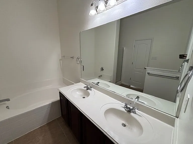 8135 Tierra Del Sol Rd — Photo 21