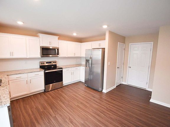 5th image of 2030 Pippen Ave