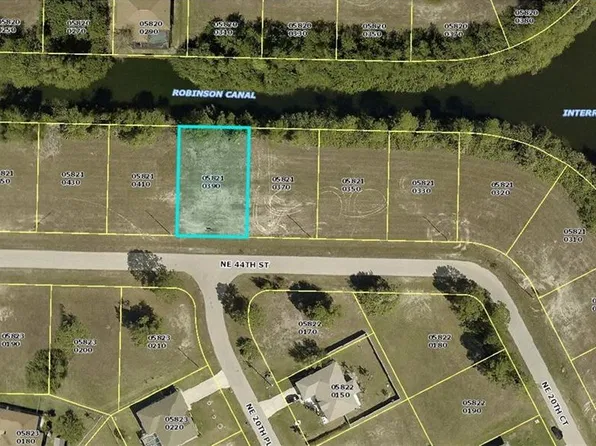 1913 NE 44th Ter, Cape Coral, FL 33909