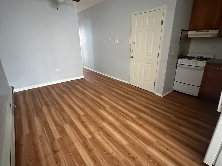 93 Franklin St #2 — Photo 3