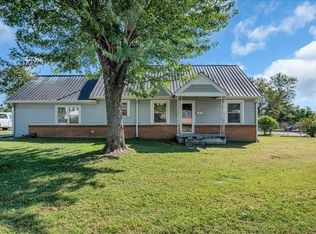 416 Juniper Ln, Smithville, TN 37166