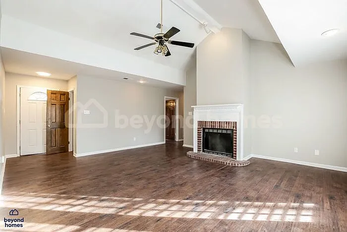 10 Wild Cherry Ct — Photo 2