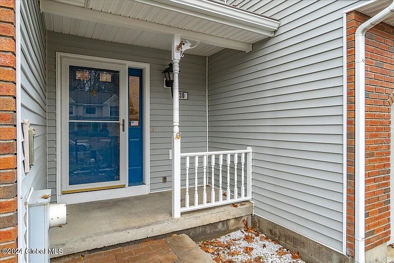 3rd image of 30 Woodside Drive