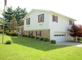 1093 Crystal Rd, West Frankfort, IL 62896