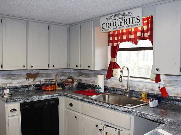 3rd image of 19078 Rockhill Dr