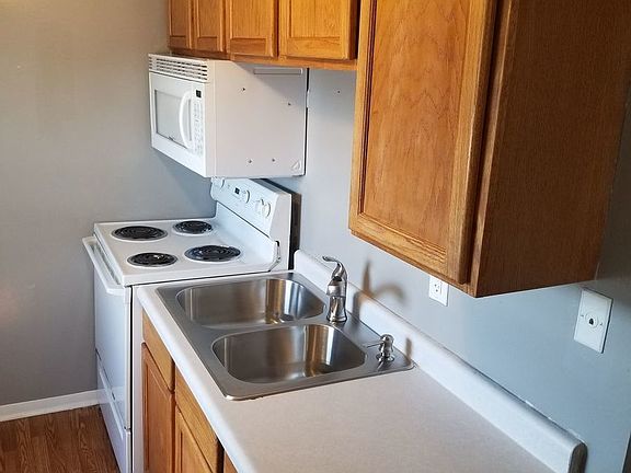 5th image of 4915 1/2 W 11th St