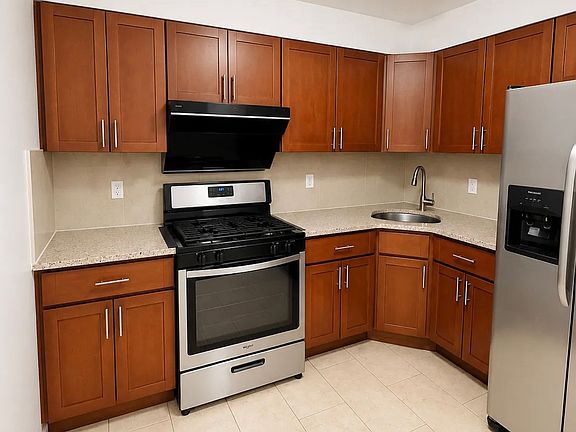 4th image of 5845 78th St #3B
