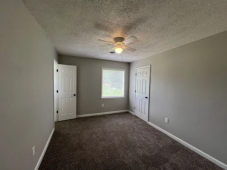 1207 Tahoe Rd — Photo 2