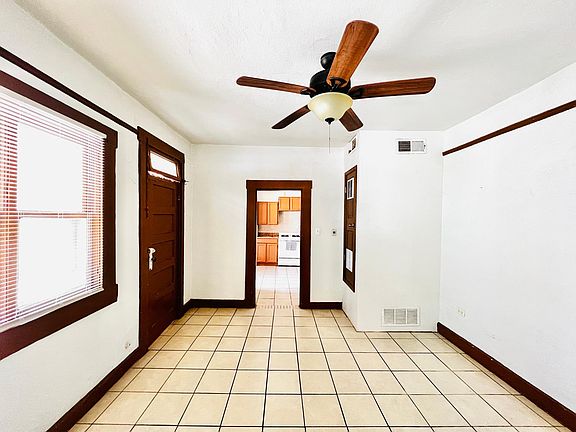5th image of 1109 E San Antonio Ave