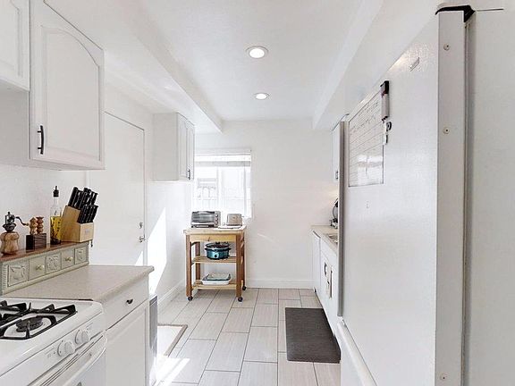 5th image of 5841 Fairbairn Dr