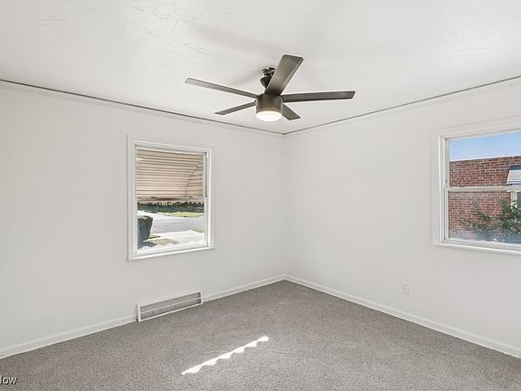 5th image of 754 E 256th St