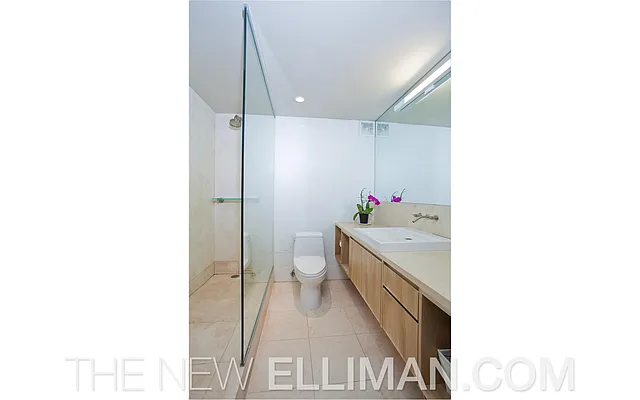 Sold by Douglas Elliman | media 21