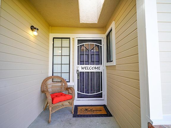 4th image of 761 Calais Dr
