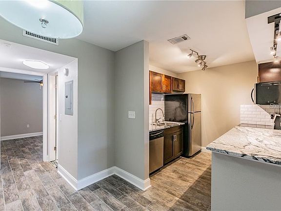 3rd image of 3909 W Cleveland St APT 106