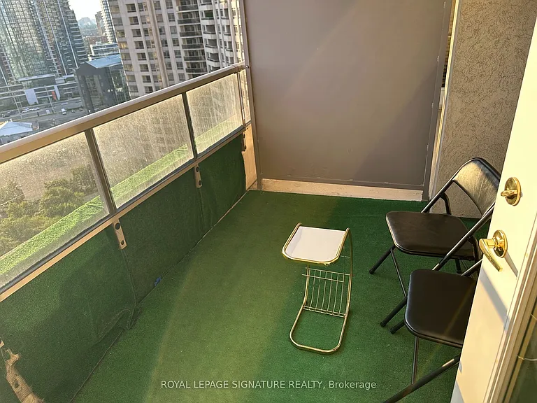 25 Kingsbridge Garden Cir #2219 — Photo 12