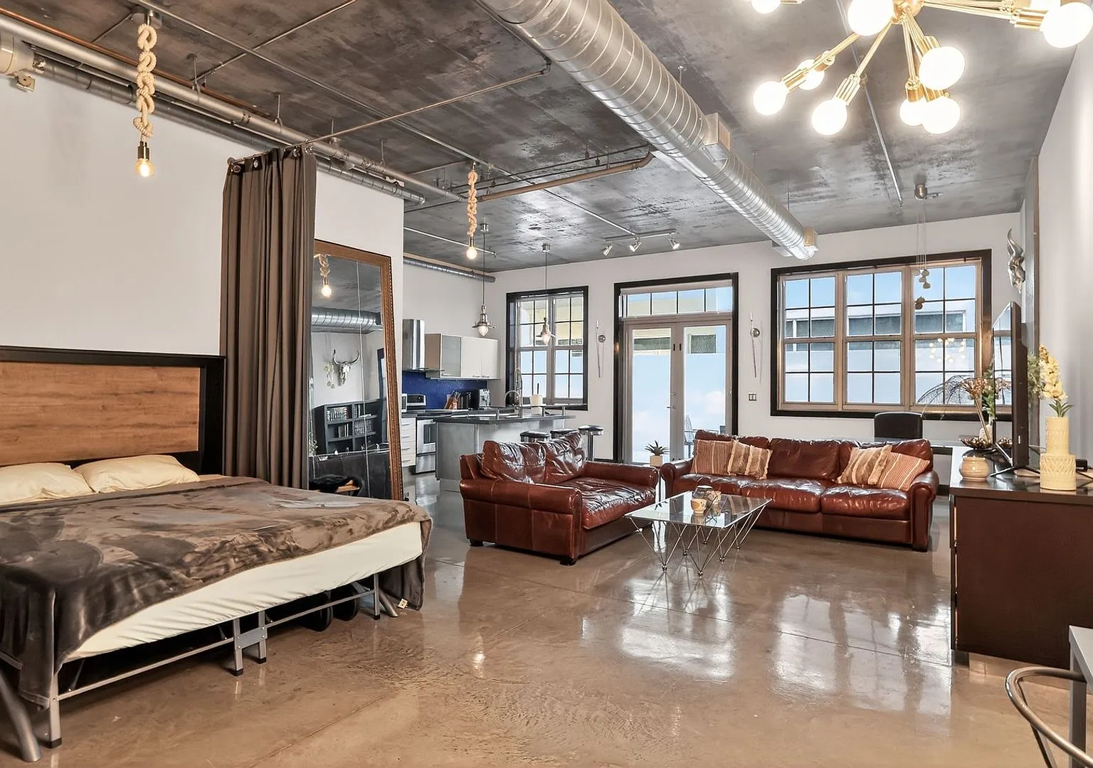 Modern 1BR Loft in Flagler Village — Photo 2