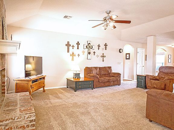 2nd image of 1016 E 131st Pl
