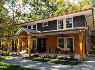 100 Cliff Dr, Lords Valley, PA 18328