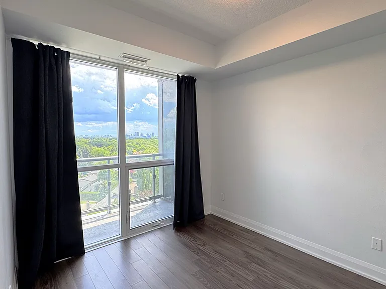 18 Graydon Hall Dr #1110 — Photo 10