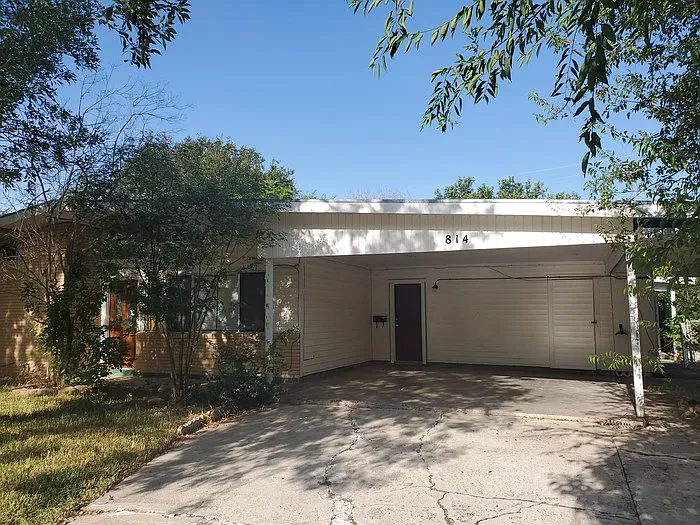 814 E Ebony Dr — Photo 2