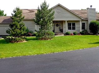 885 Village Rd, Crystal Lake, IL 60014