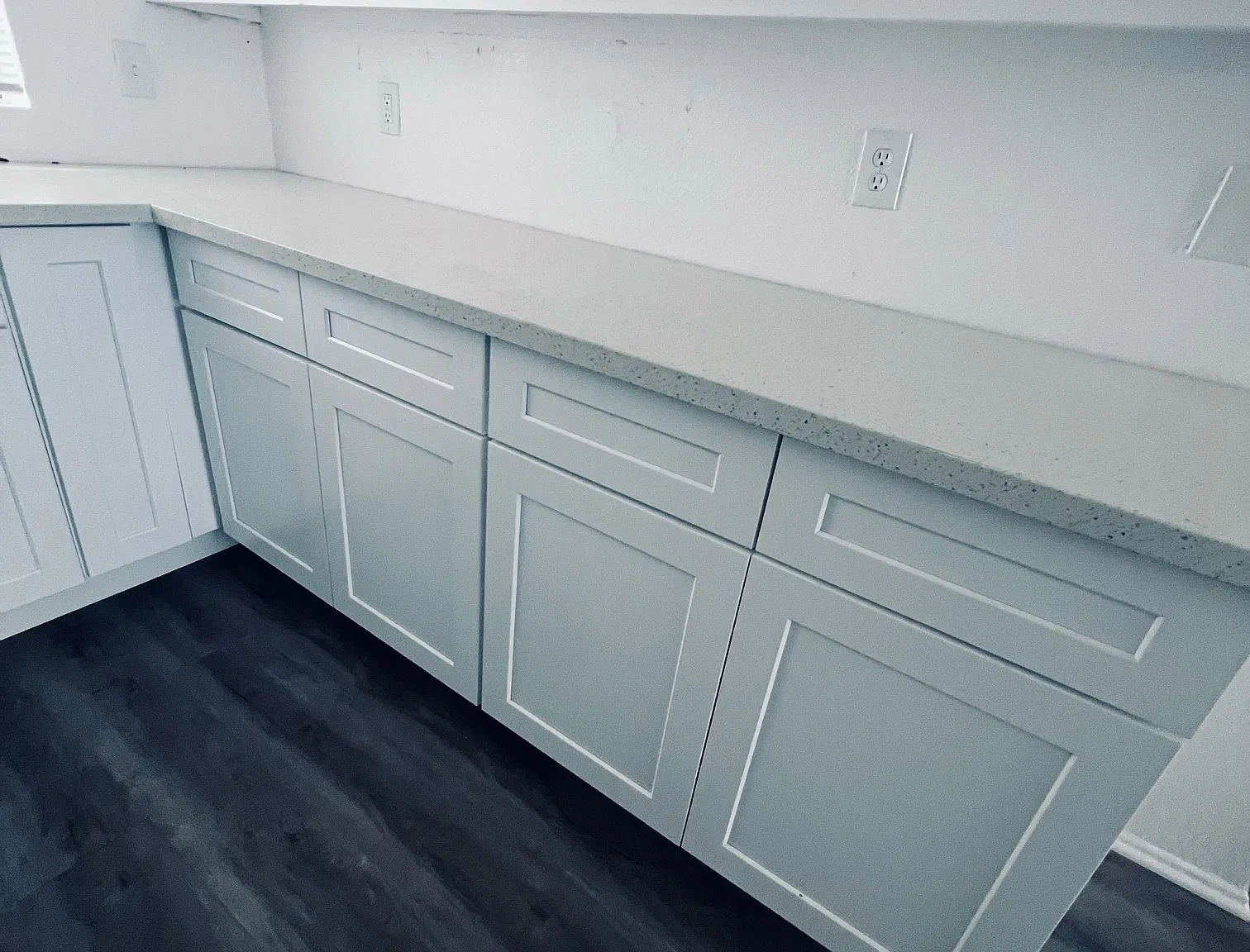 7443 Haskell Ave — Photo 3