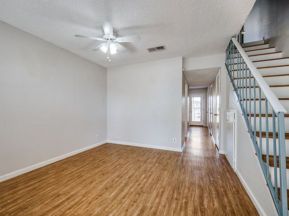 4th image of 604 Meadowview Ct #3