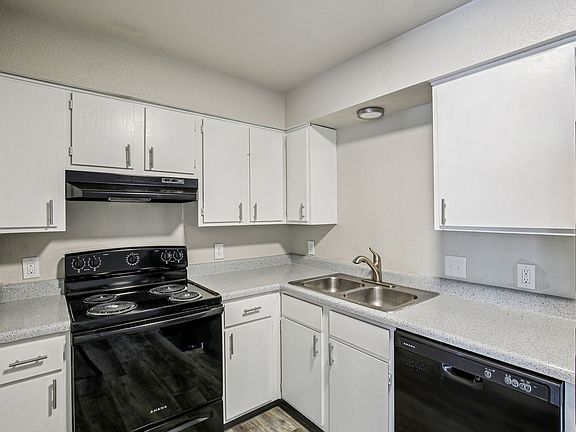 2nd image of 202 Sundance Dr #15