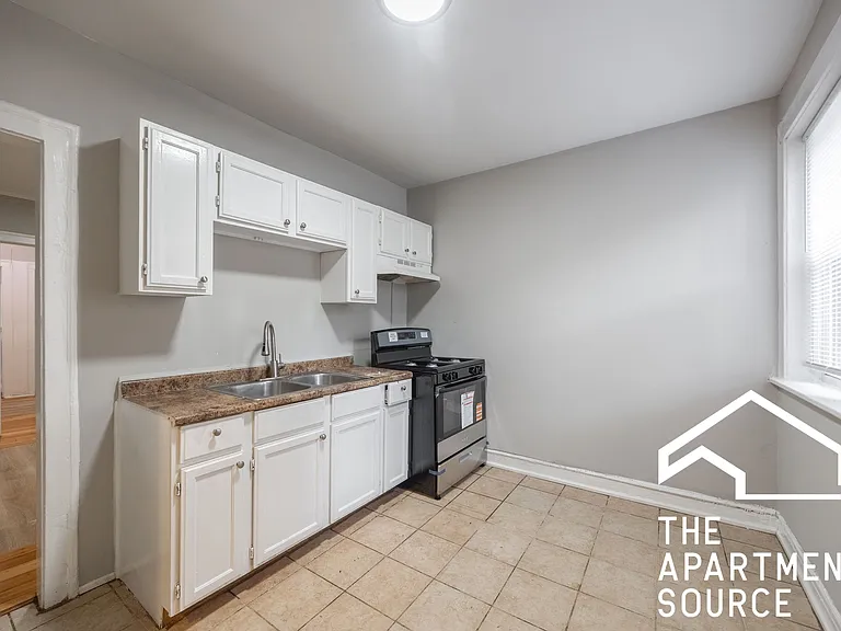 6309 N Oakley Ave #2 — Photo 6