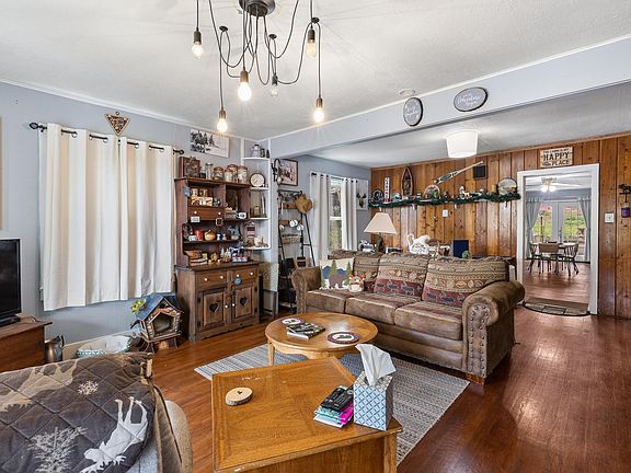 4th image of 1104 N Lucille St